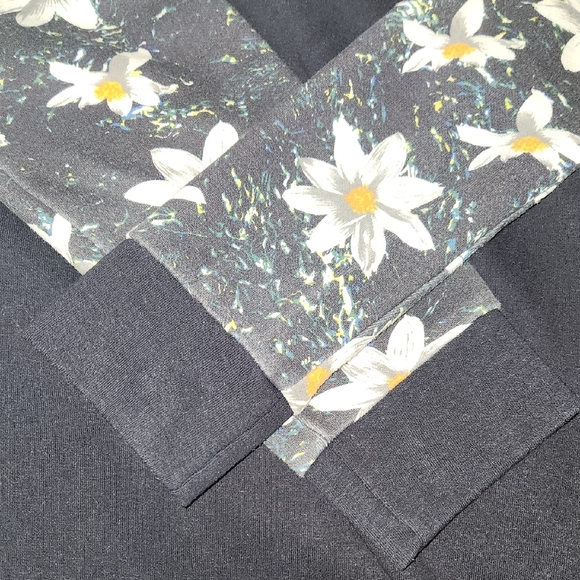 Floral Crewneck Sweatshirt - Picture 2 of 9